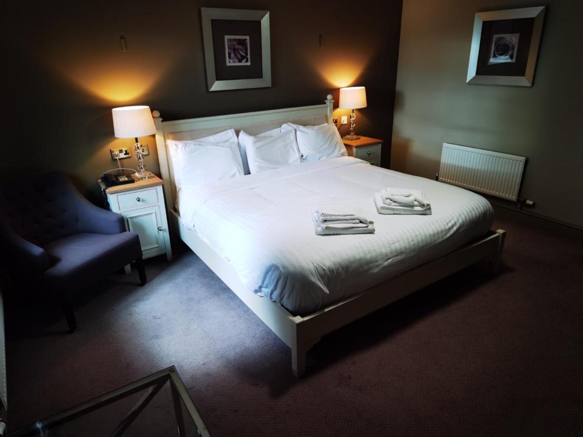Marsh Farm Hotel Суиндън Екстериор снимка