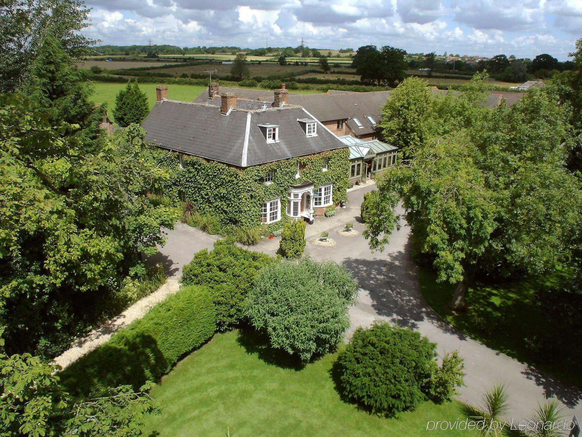 Marsh Farm Hotel Суиндън Екстериор снимка