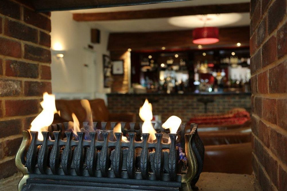 Marsh Farm Hotel Суиндън Екстериор снимка
